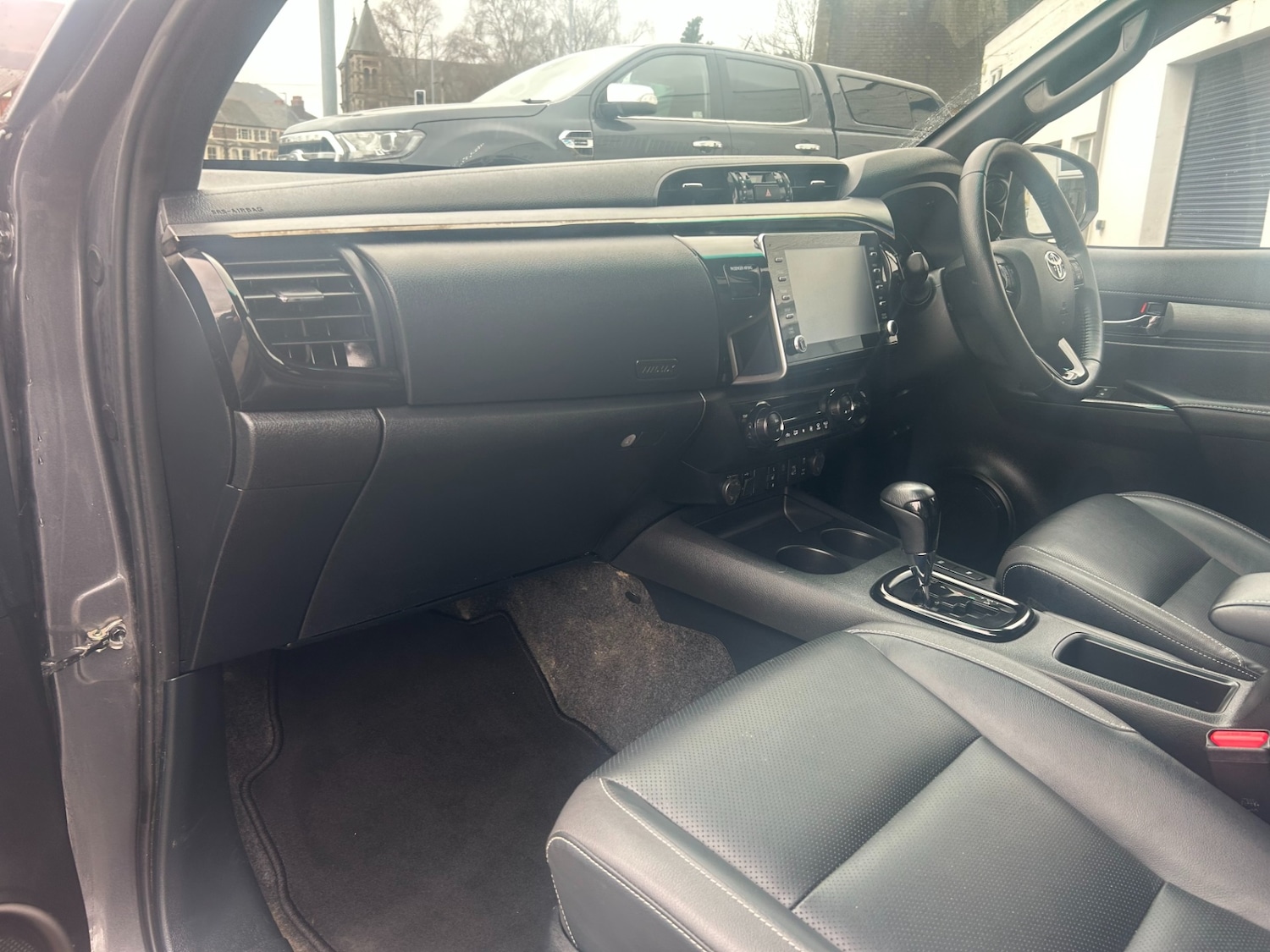 Used Toyota Hilux 2023 for sale - 77881180: Photo 18