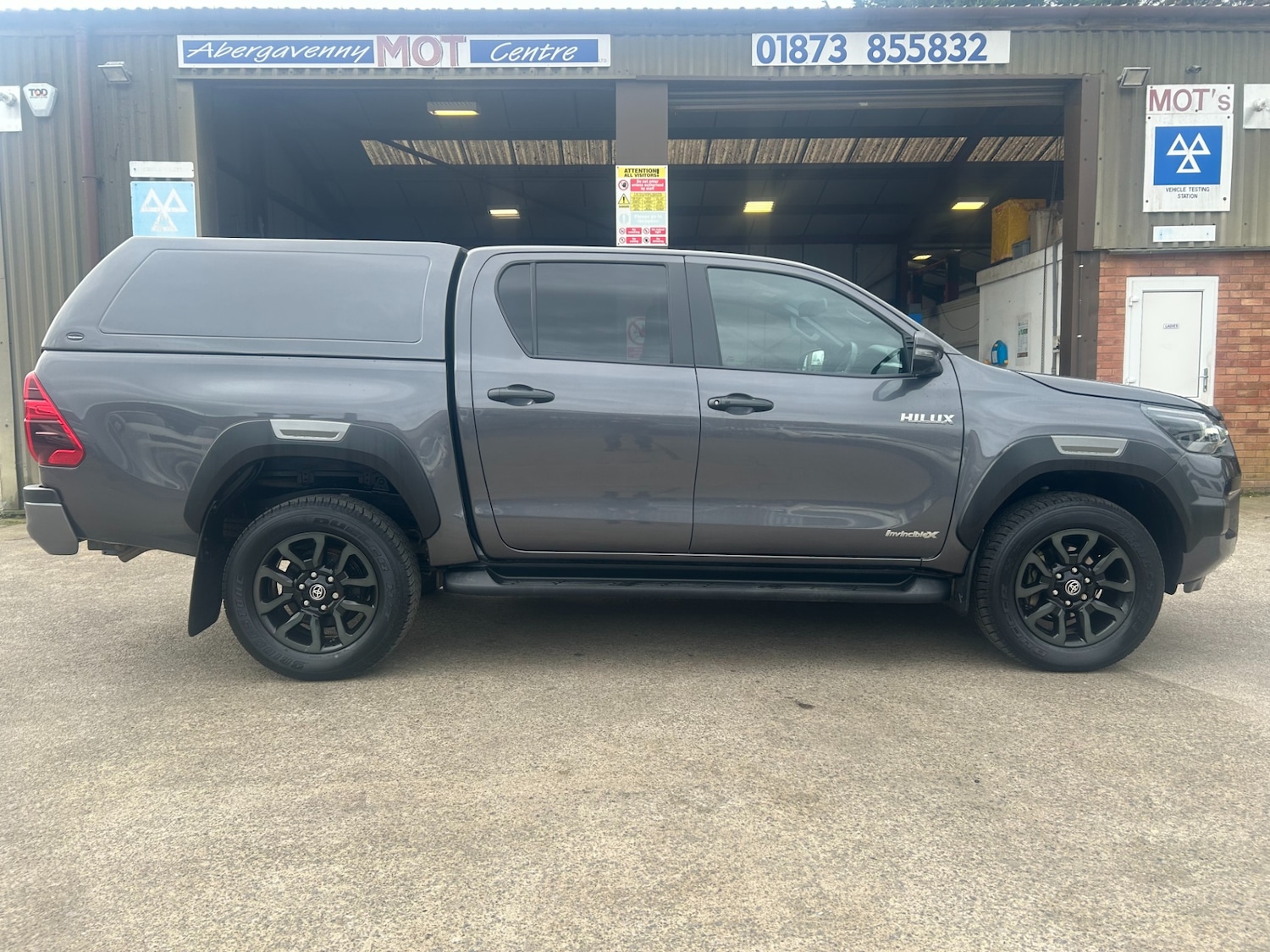 Used Toyota Hilux 2023 for sale - 77881180: Photo 5