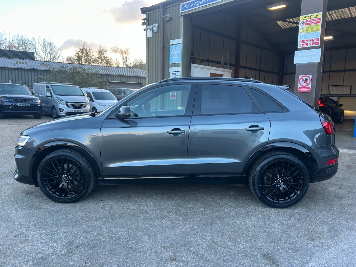 Used Audi Q3 2017 for sale - 76626091: Photo 4