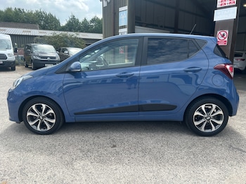 Used Hyundai i10 2017 for sale - 79341220: Photo
