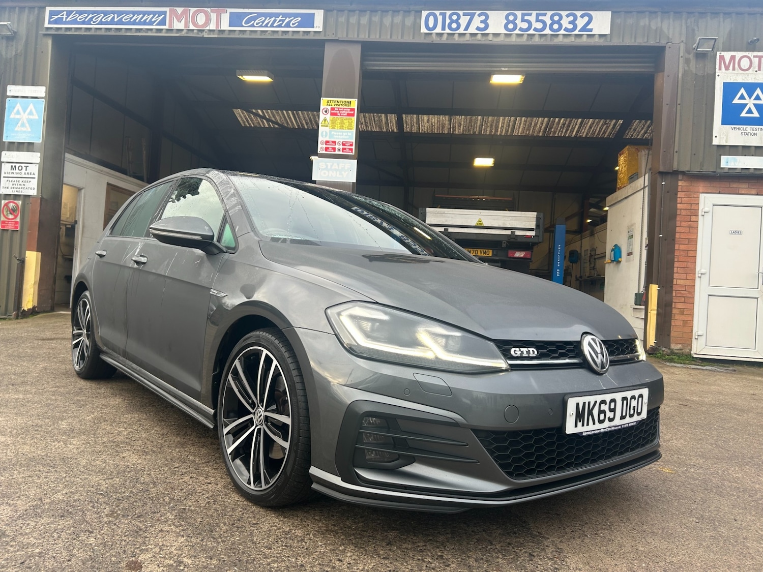 Used Volkswagen Golf 2019 for sale - 76808288: Photo 2