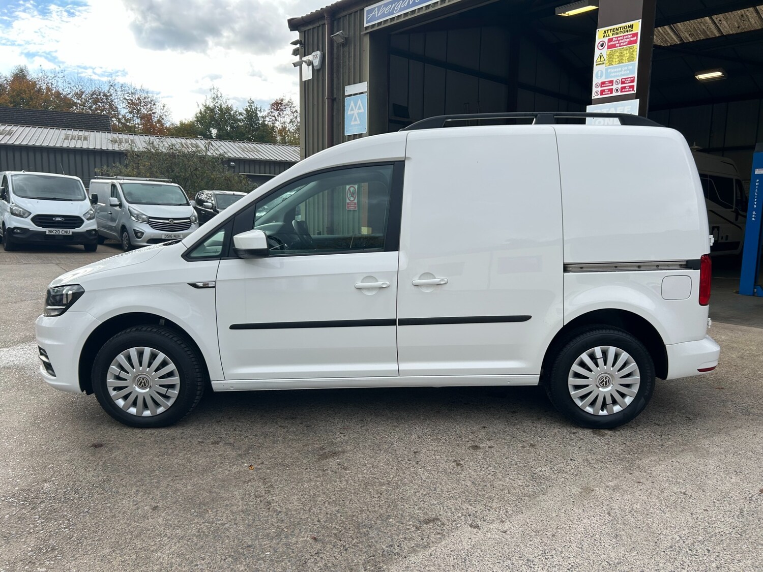 Used Volkswagen Caddy 2019 for sale - 76352125: Photo 4