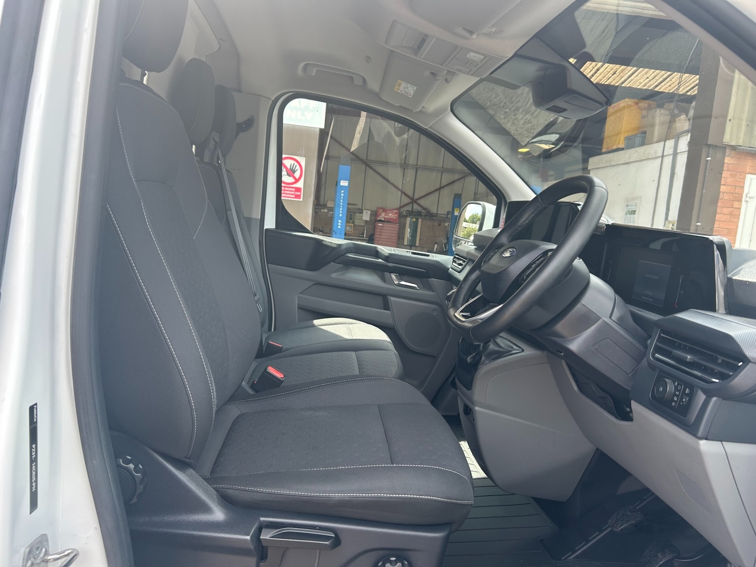 Used Ford Transit Custom 2024 for sale - 76832055: Photo 12