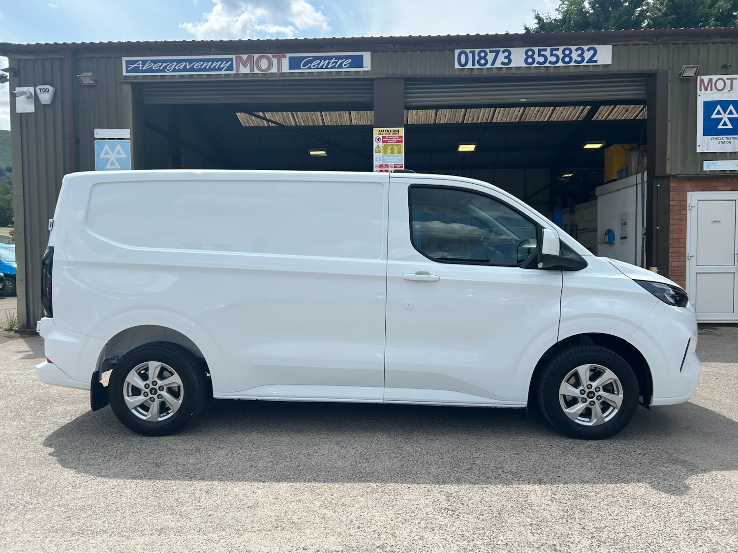 Used Ford Transit Custom 2024 for sale - 76832055: Photo 4