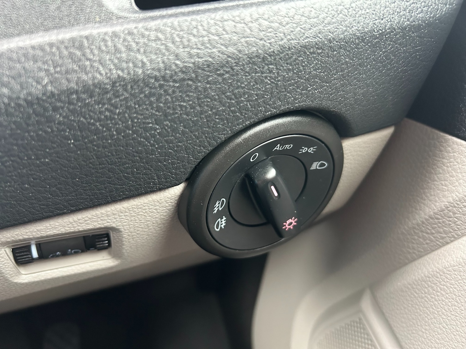 Used Volkswagen Transporter 2018 for sale - 77501607: Photo 16