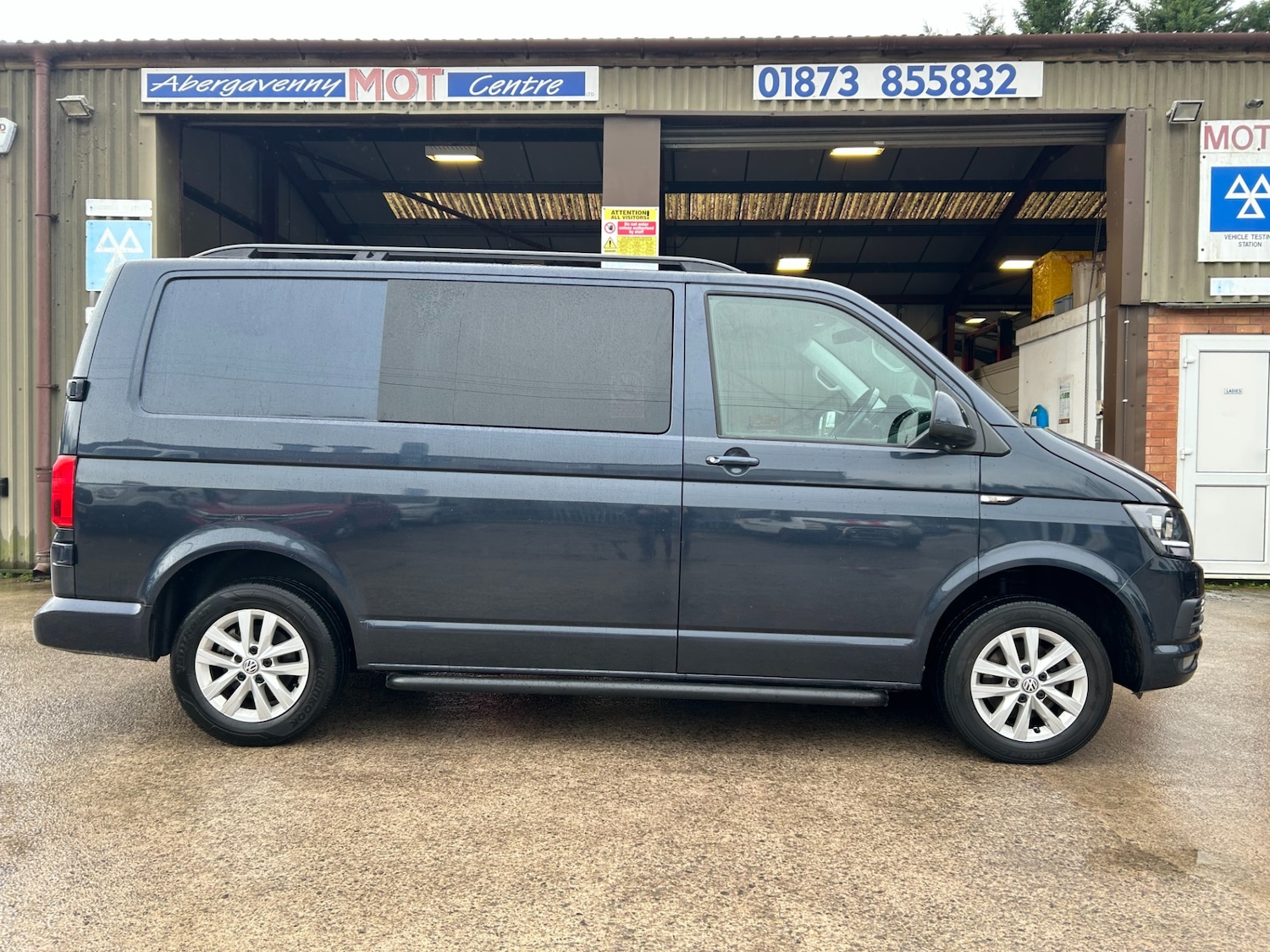 Used Volkswagen Transporter 2018 for sale - 77501607: Photo 4