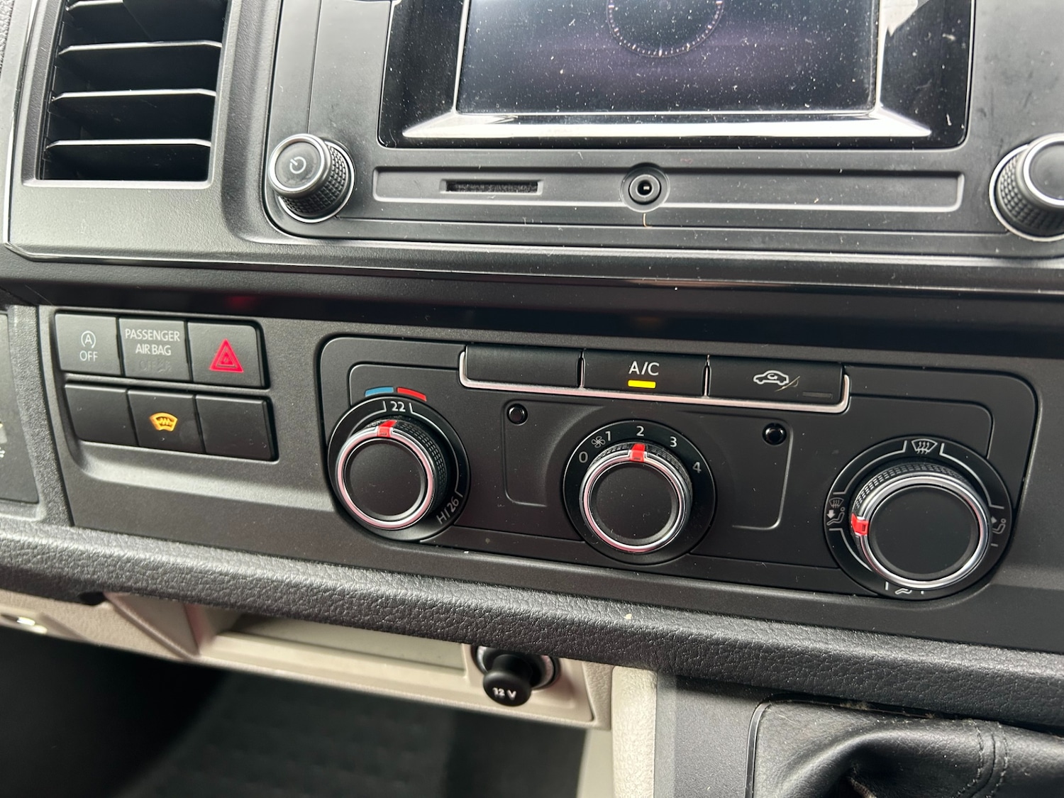 Used Volkswagen Transporter 2018 for sale - 77501607: Photo 9