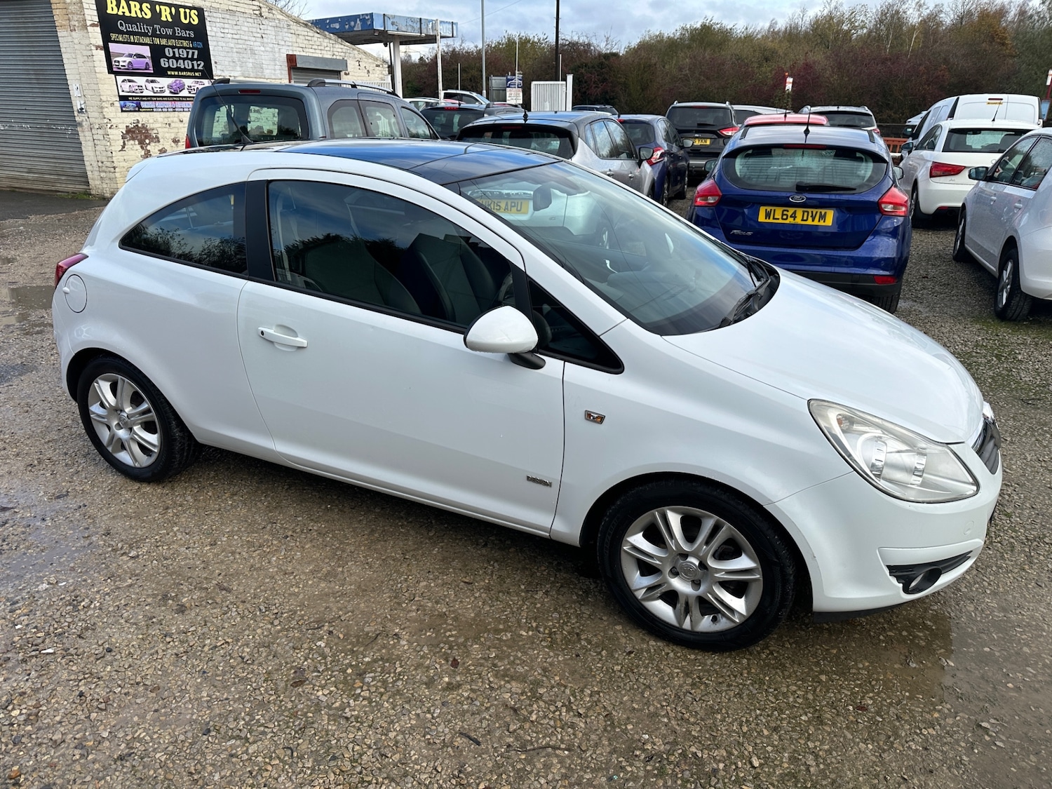 Used Vauxhall Corsa 2009 for sale - 76625173: Photo 2