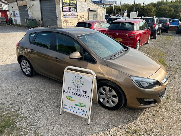 Used Vauxhall Astra 2014 for sale - 75496795: Photo 2