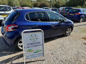 Used Peugeot 208 2014 for sale - 75932267: Photo