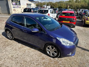 Used Peugeot 208 2014 for sale - 75932267: Photo