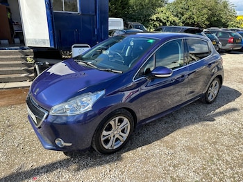 Used Peugeot 208 2014 for sale - 75932267: Photo