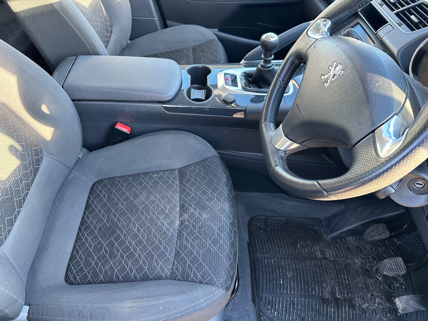 Used Peugeot 3008 2015 for sale - 77094188: Photo 13