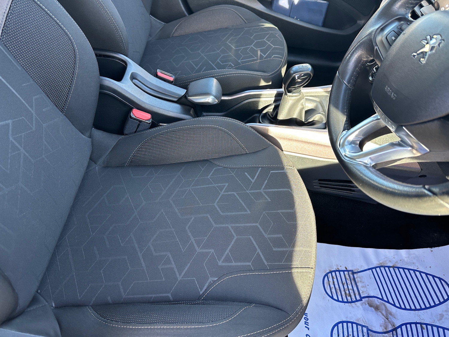 Used Peugeot 2008 2014 for sale - 77555883: Photo 12