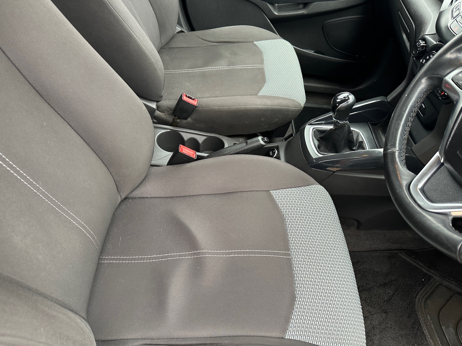 Used Ford Ecosport 2015 for sale - 77774899: Photo 12