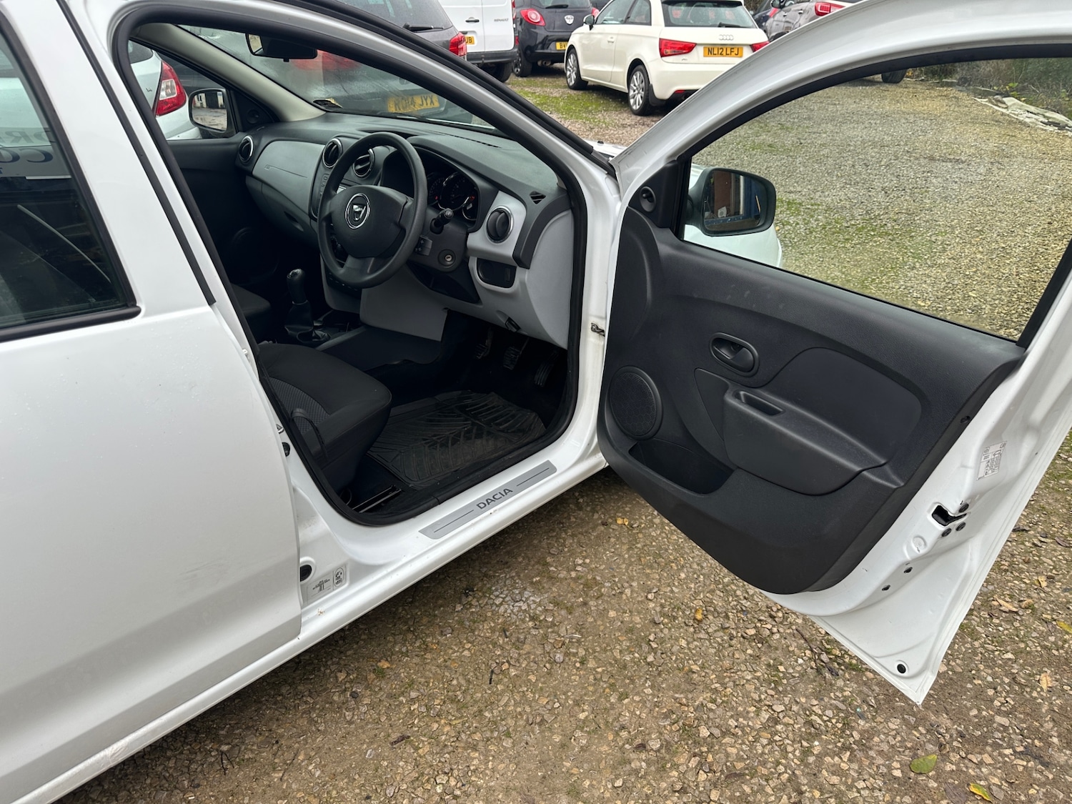 Used Dacia Sandero 2013 for sale - 76555294: Photo 14