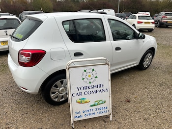 Used Dacia Sandero 2013 for sale - 76555294: Photo