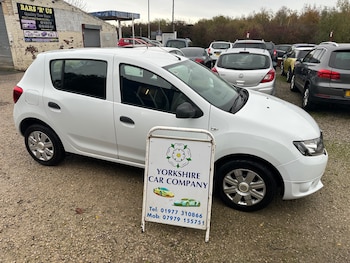 Used Dacia Sandero 2013 for sale - 76555294: Photo
