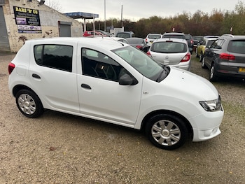 Used Dacia Sandero 2013 for sale - 76555294: Photo
