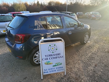 Used Dacia Sandero 2017 for sale - 76693020: Photo