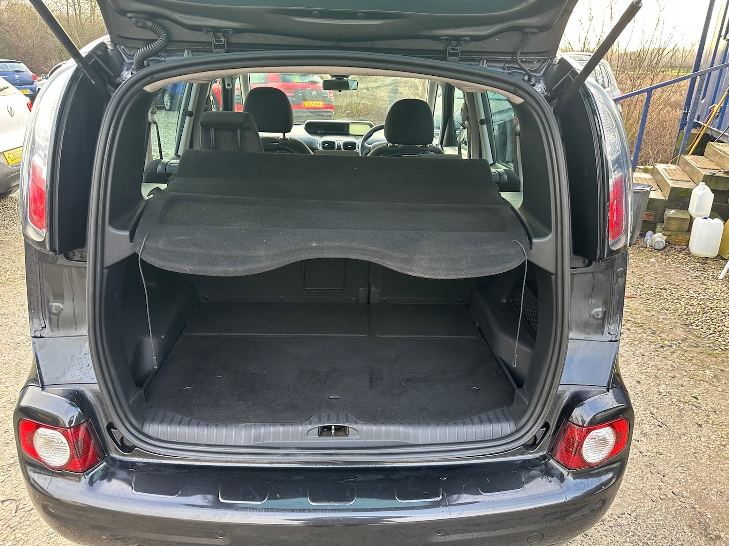 Used Citroen C3 Picasso 2011 for sale - 77297144: Photo 9