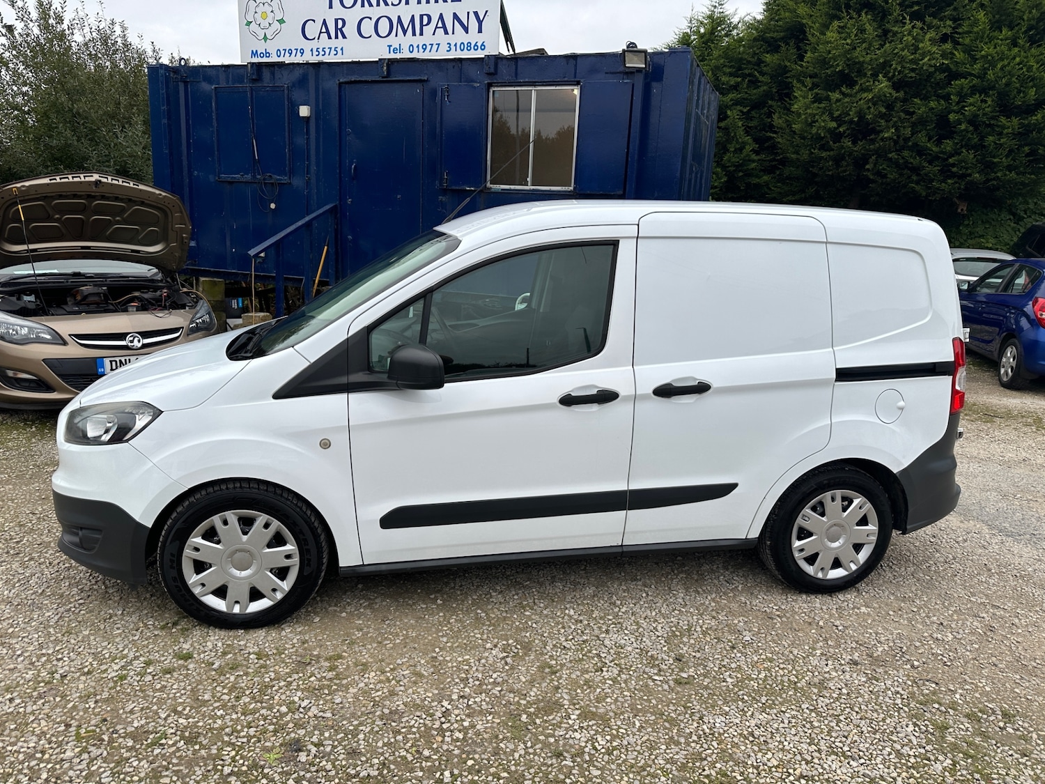 Used Ford Transit Courier 2014 for sale - 76273199: Photo 6