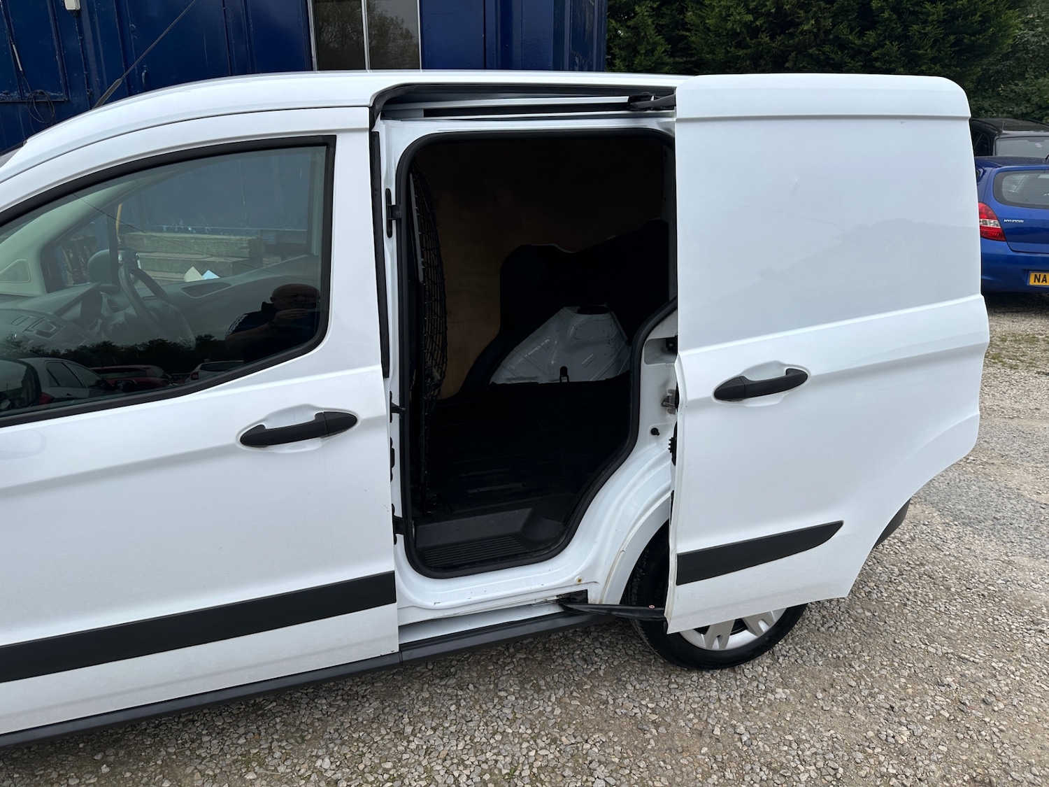 Used Ford Transit Courier 2014 for sale - 76273199: Photo 9