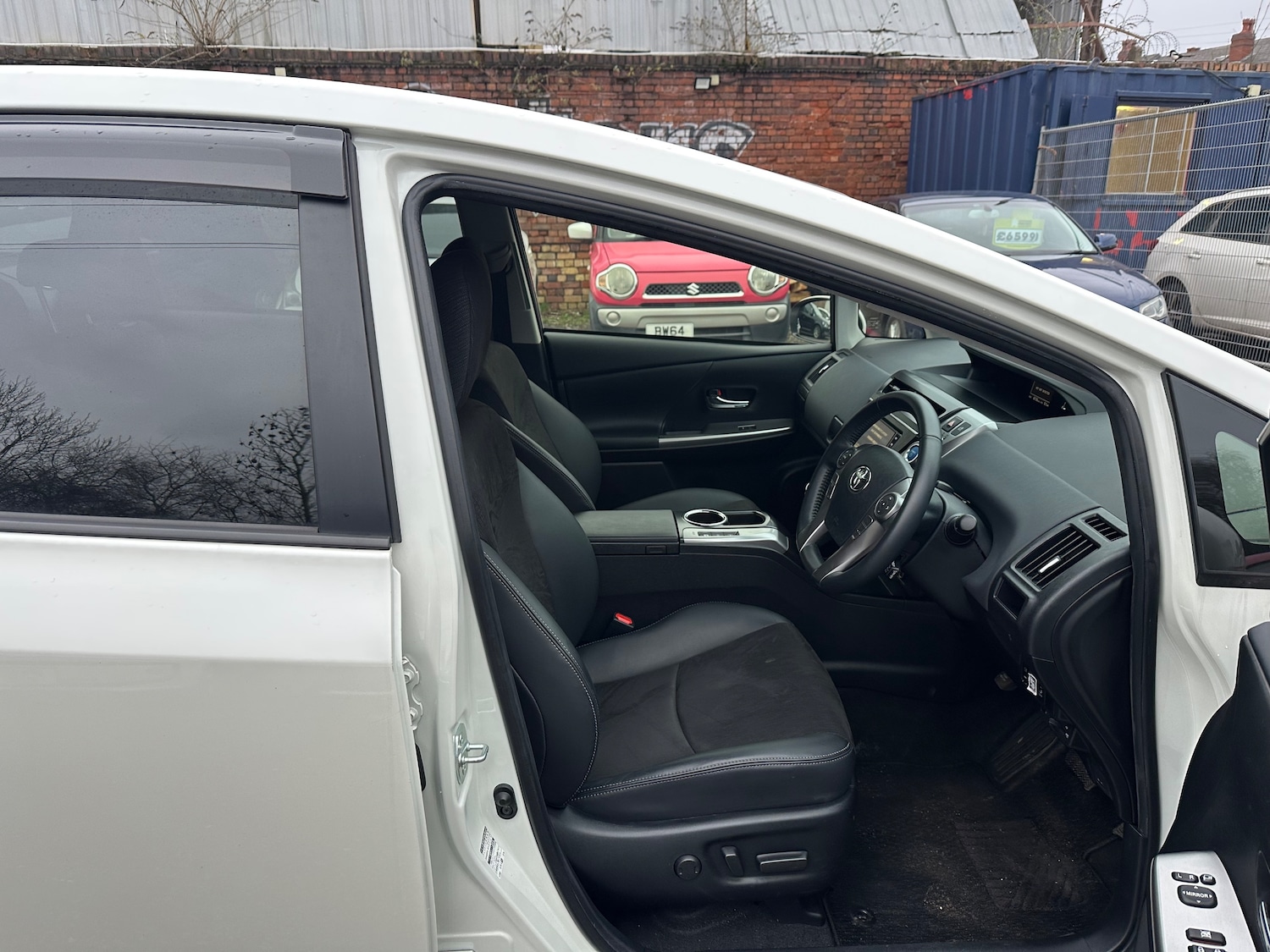 Used Toyota Prius+ 2025 for sale - 77037502: Photo 9