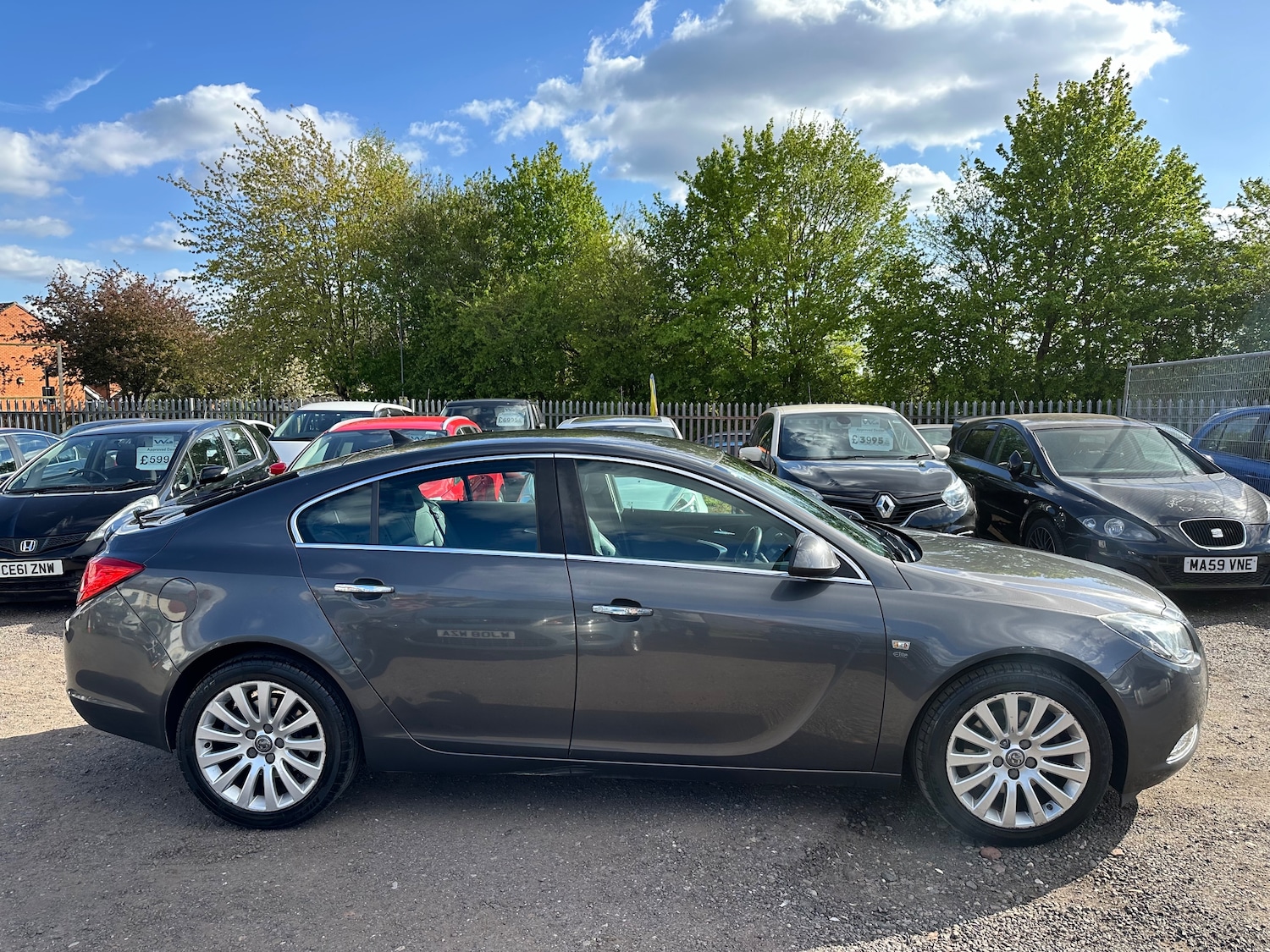 Used Vauxhall Insignia 2011 for sale - 76469096: Photo 2