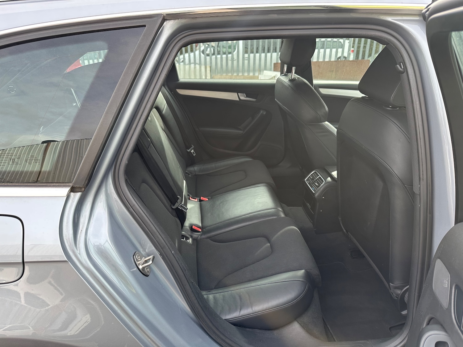 Used Audi A4 2010 for sale - 78124878: Photo 10