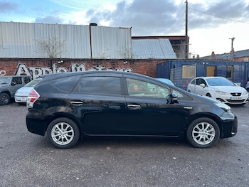 Used Toyota Prius+ 2020 for sale - 77341092: Photo