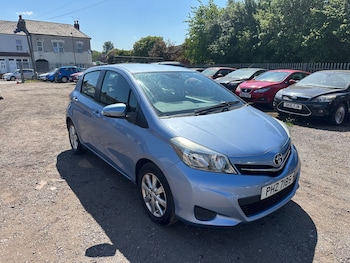 Used Toyota Yaris 2013 for sale - 76469088: Photo