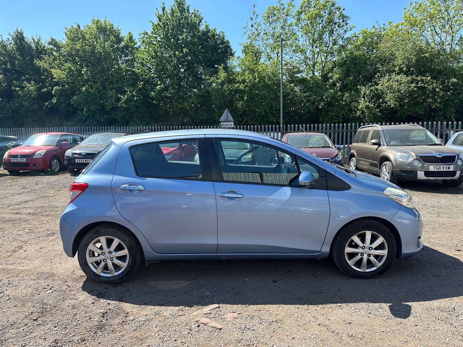Used Toyota Yaris 2013 for sale - 76469088: Photo 2