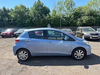 Used Toyota Yaris 2013 for sale - 76469088: Photo