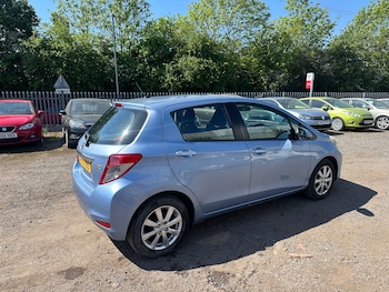 Used Toyota Yaris 2013 for sale - 76469088: Photo