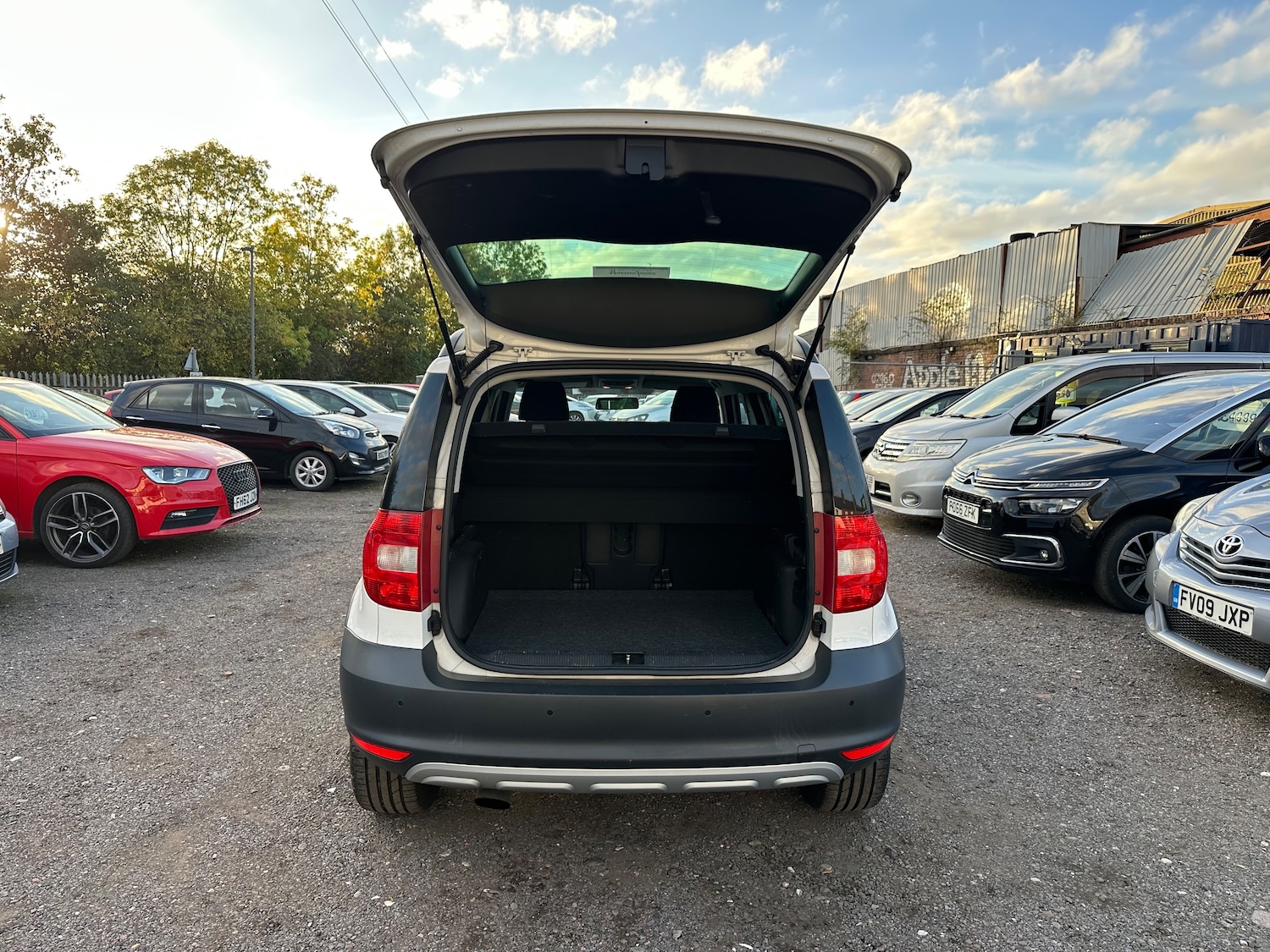 Used Skoda Yeti 2012 for sale - 76469125: Photo 14