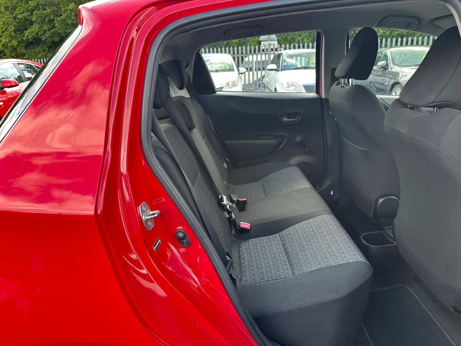 Used Toyota Yaris 2013 for sale - 76469100: Photo 12