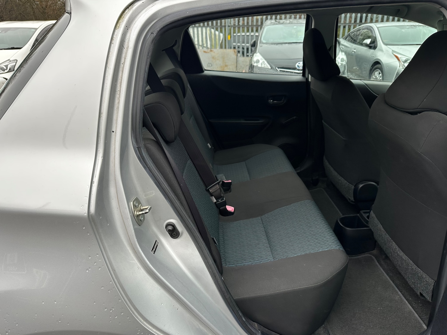 Used Toyota Yaris 2012 for sale - 77533690: Photo 12