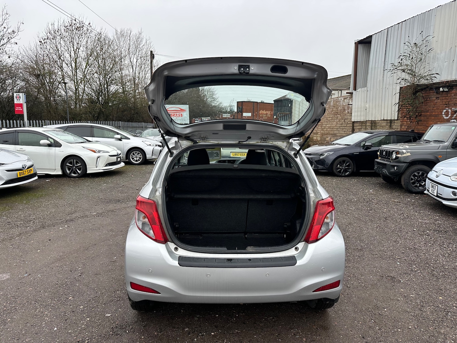 Used Toyota Yaris 2012 for sale - 77533690: Photo 14