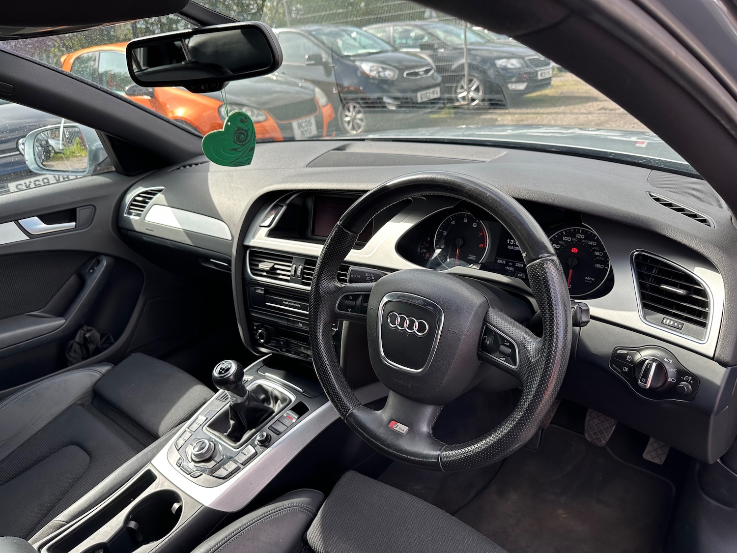 Used Audi A4 2010 for sale - 76469122: Photo 11