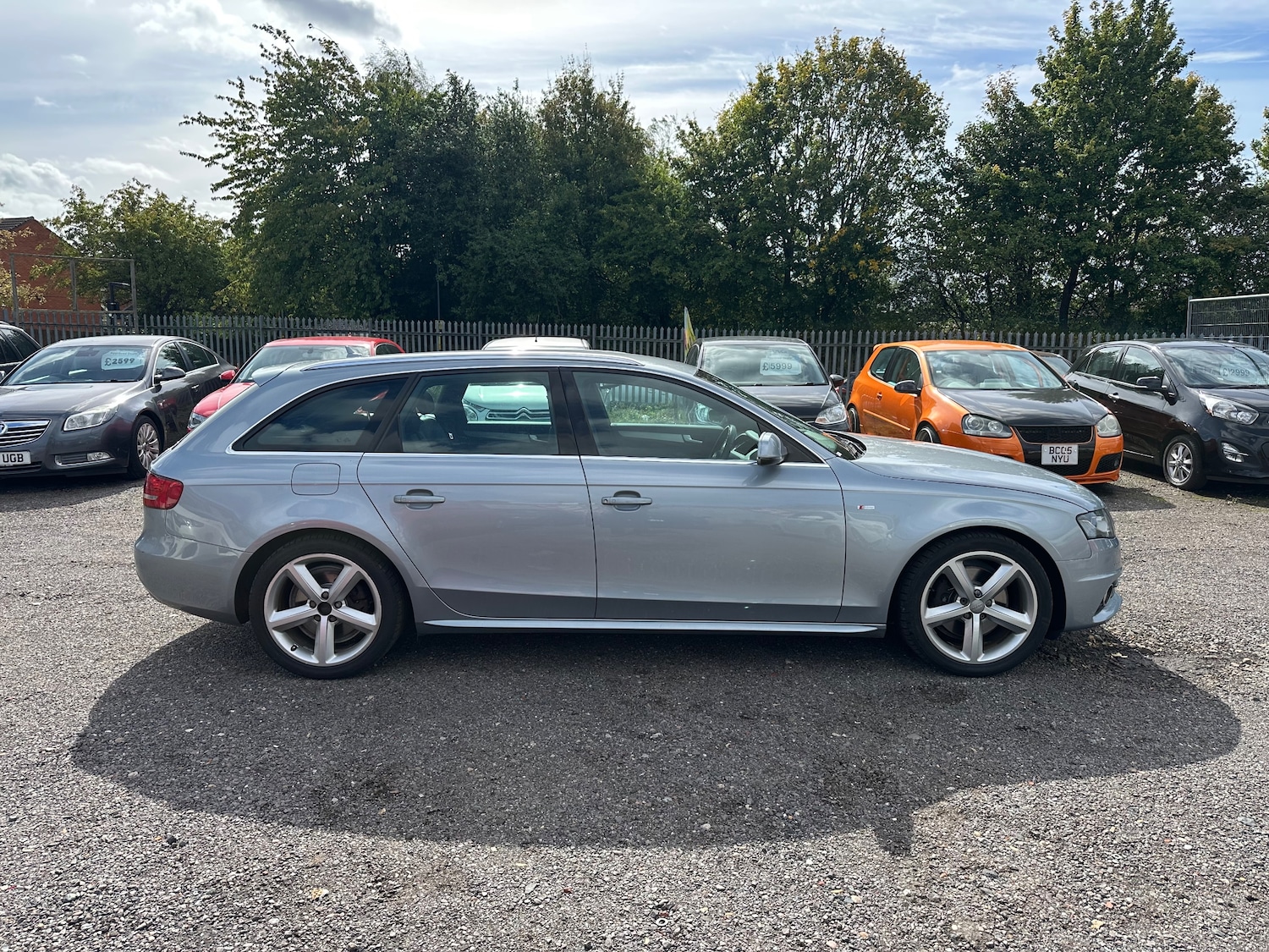 Used Audi A4 2010 for sale - 76469122: Photo 2