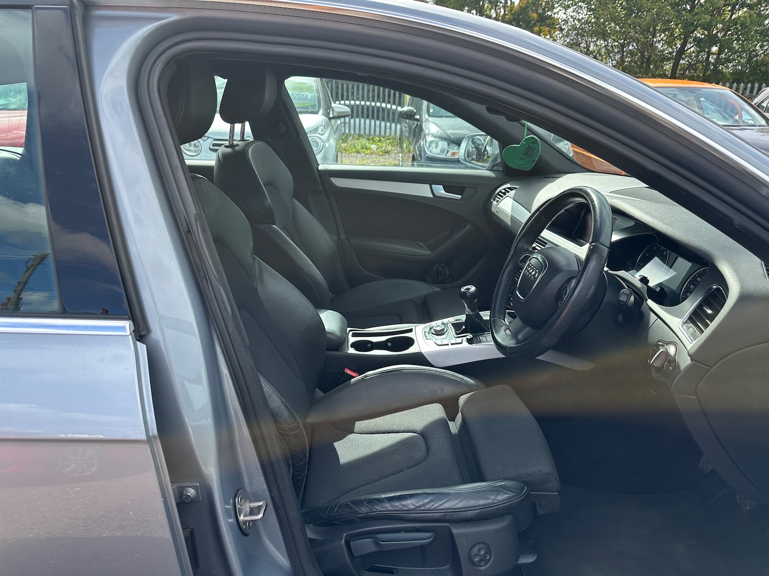 Used Audi A4 2010 for sale - 76469122: Photo 9