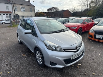 Used Toyota Yaris 2013 for sale - 76469123: Photo