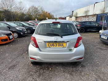 Used Toyota Yaris 2013 for sale - 76469123: Photo