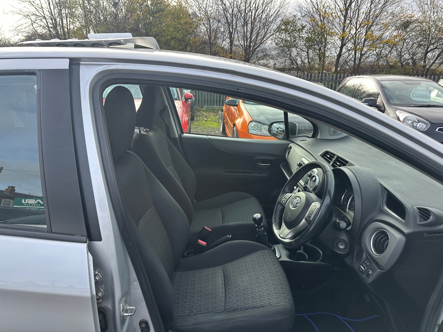 Used Toyota Yaris 2013 for sale - 76469123: Photo 9