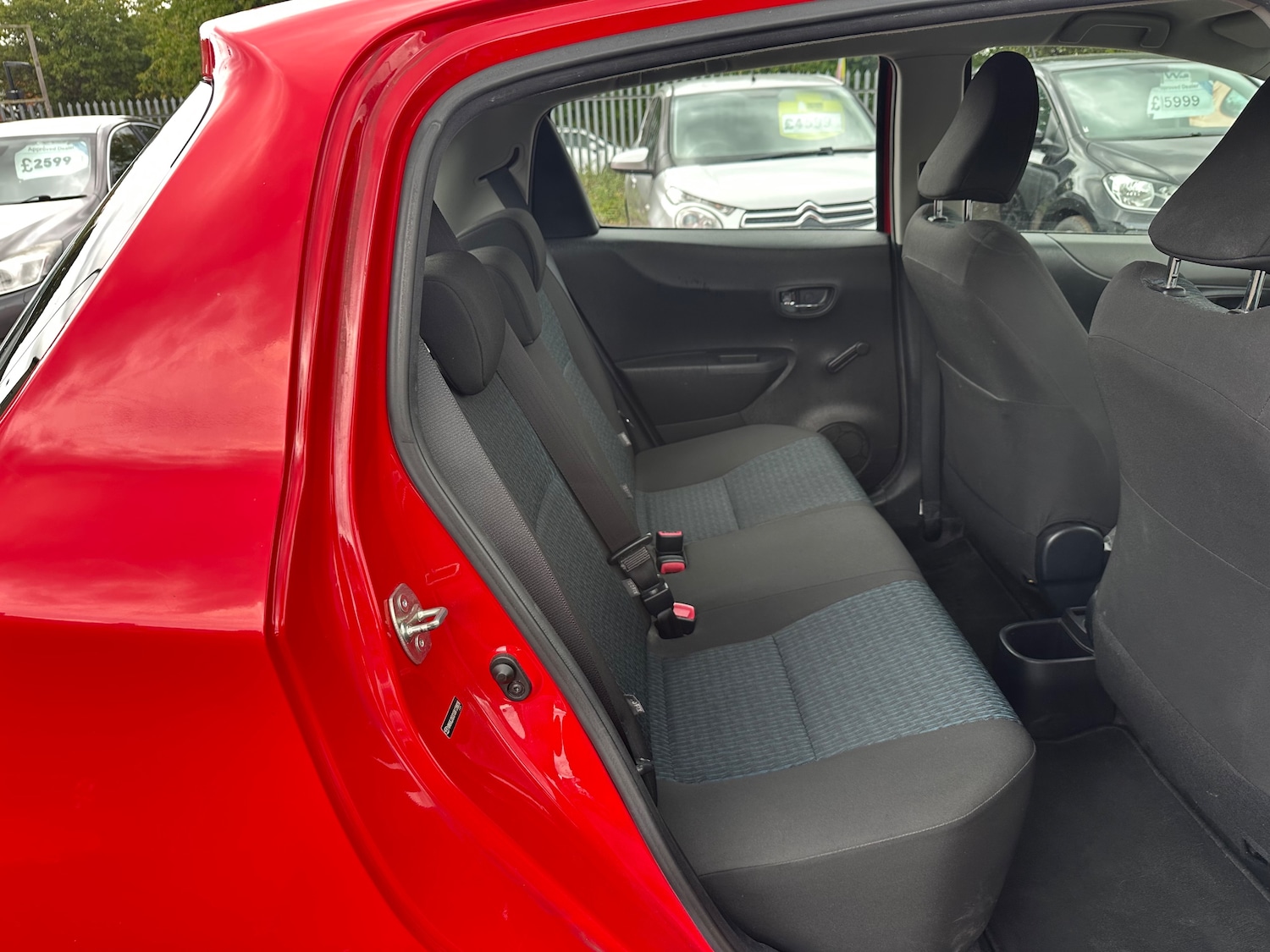 Used Toyota Yaris 2013 for sale - 76469138: Photo 11