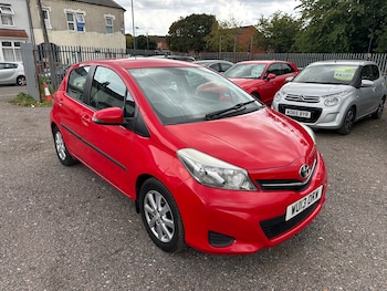 Used Toyota Yaris 2013 for sale - 76469138: Photo