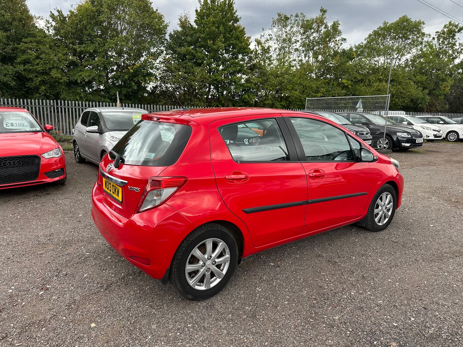 Used Toyota Yaris 2013 for sale - 76469138: Photo 3