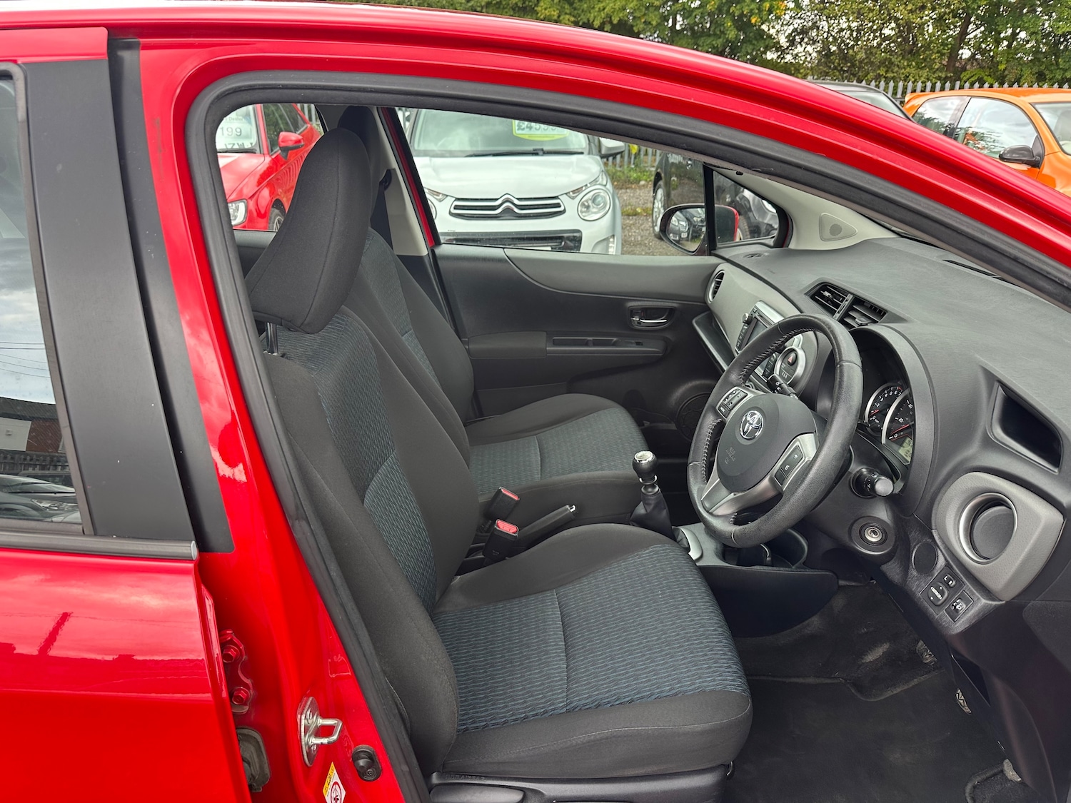 Used Toyota Yaris 2013 for sale - 76469138: Photo 9