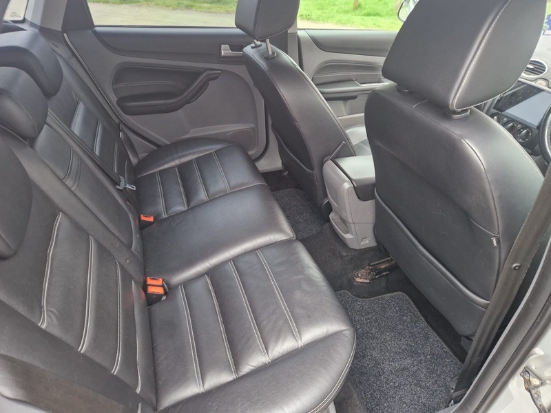 Used Ford Focus 2010 for sale - 77968090: Photo 17